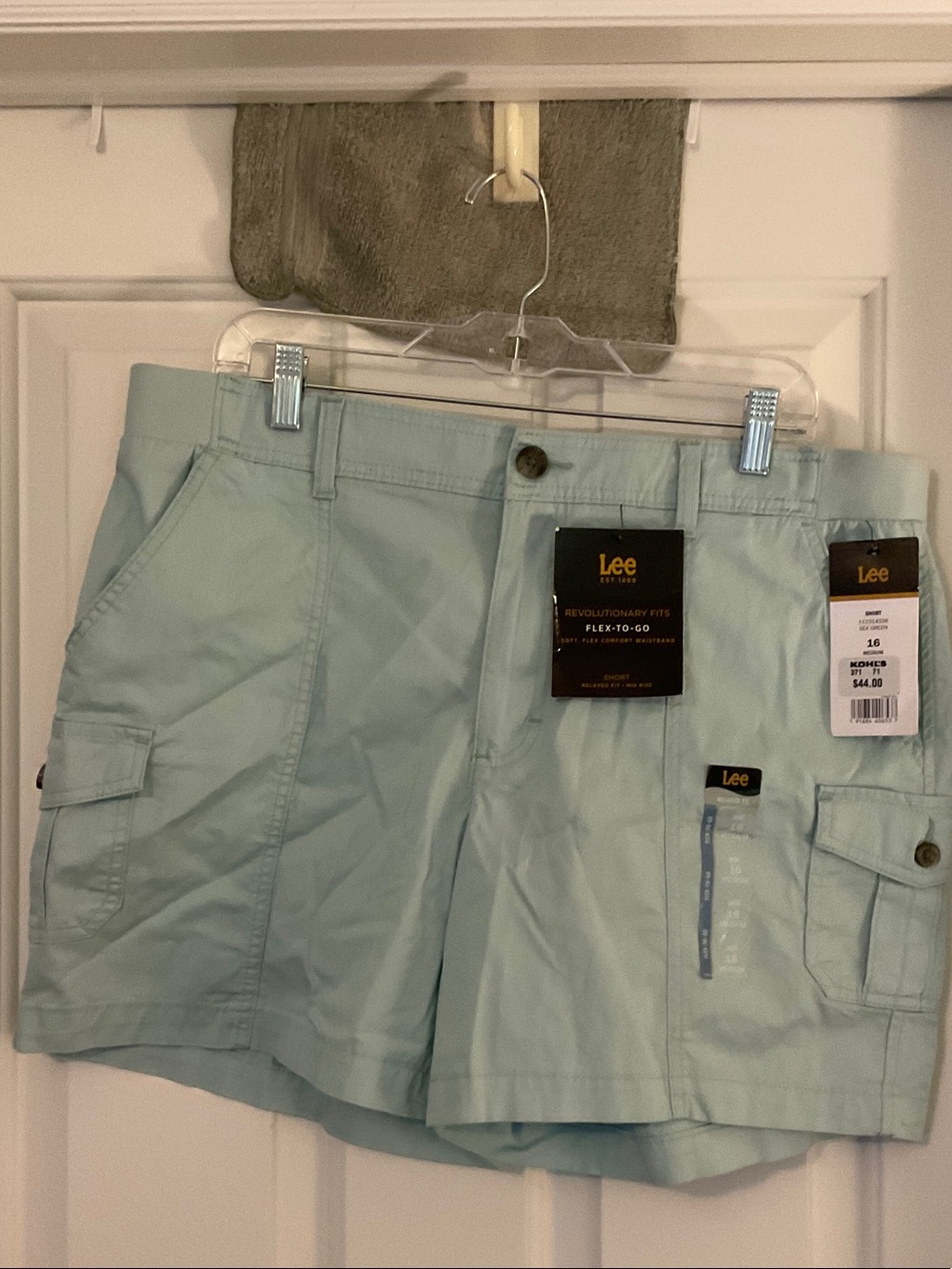 Lee Women's Pale Aqua Cargo Shorts sz 16 med NWTs
